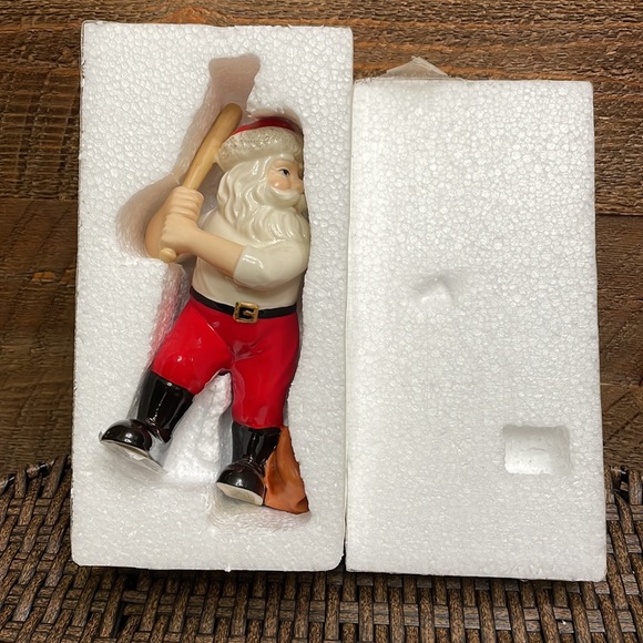 Lenox American by Design “2014 Baseball Santa” Figurine COLLECTIBLE - Picture 3 of 14